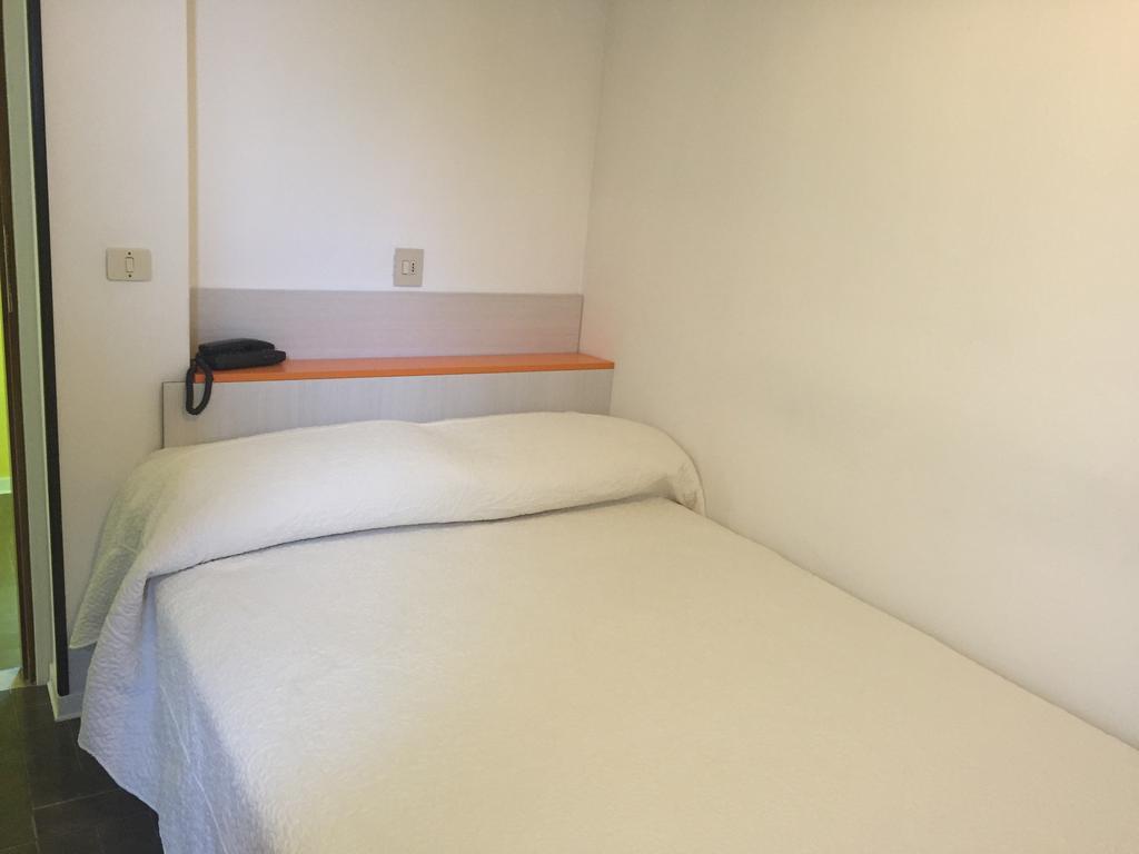 Halifax 3*