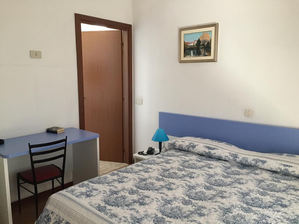 Halifax 3*