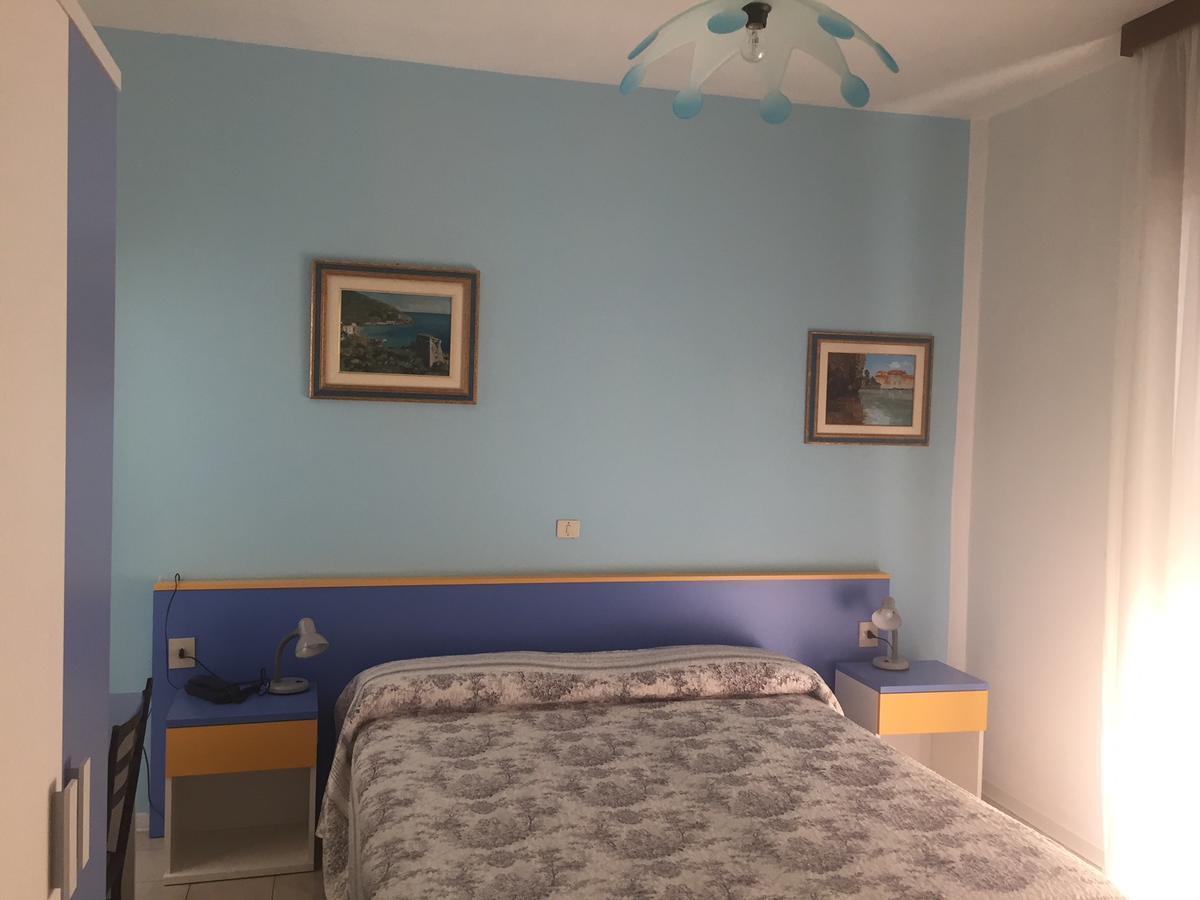 Halifax 3*